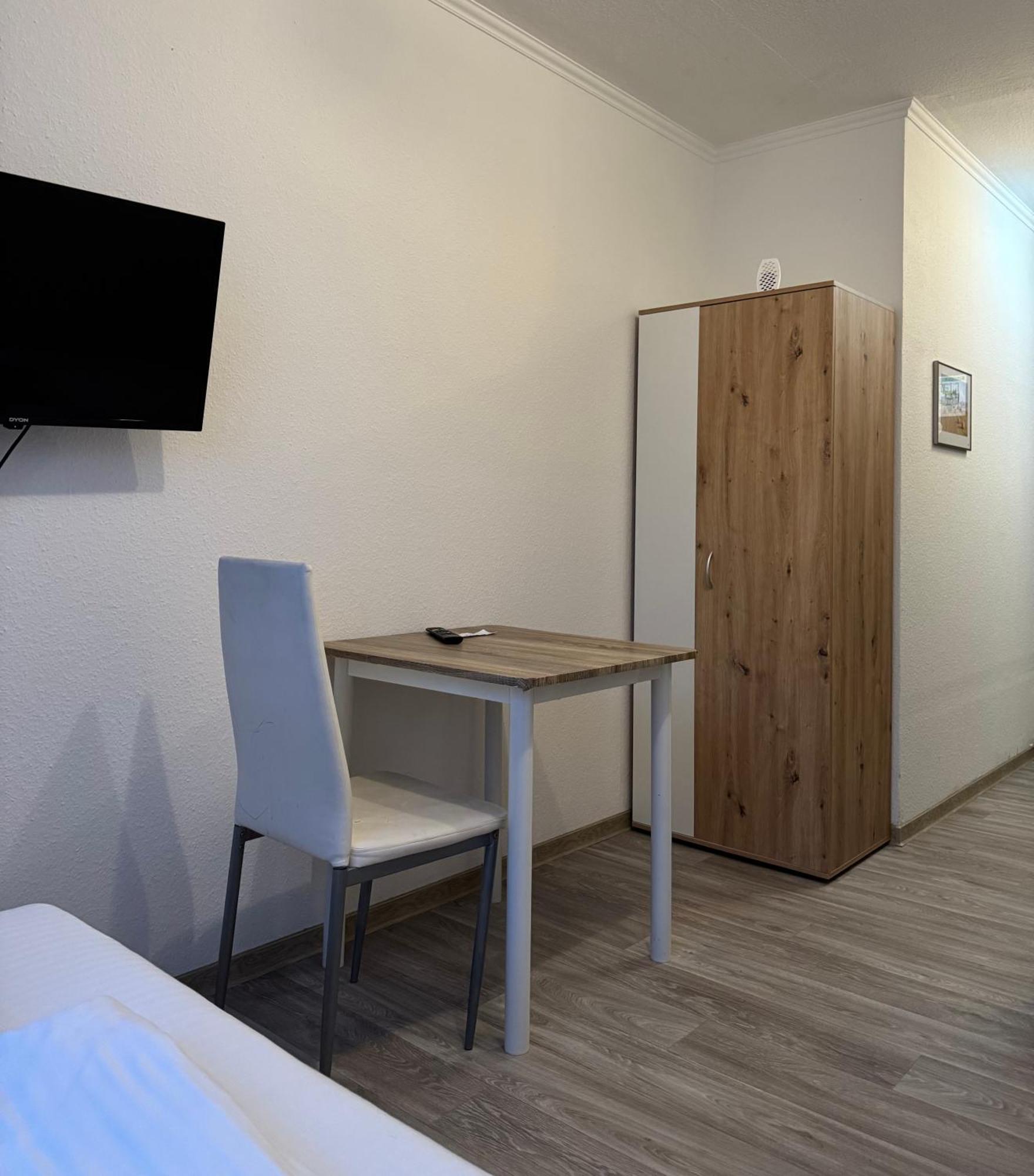 Hotel-Pension Alt-Heidenberg Зиген Екстериор снимка